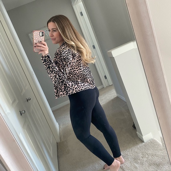 John + Jenn Pink Leopard Cropped Jacket - Picture 3 of 5